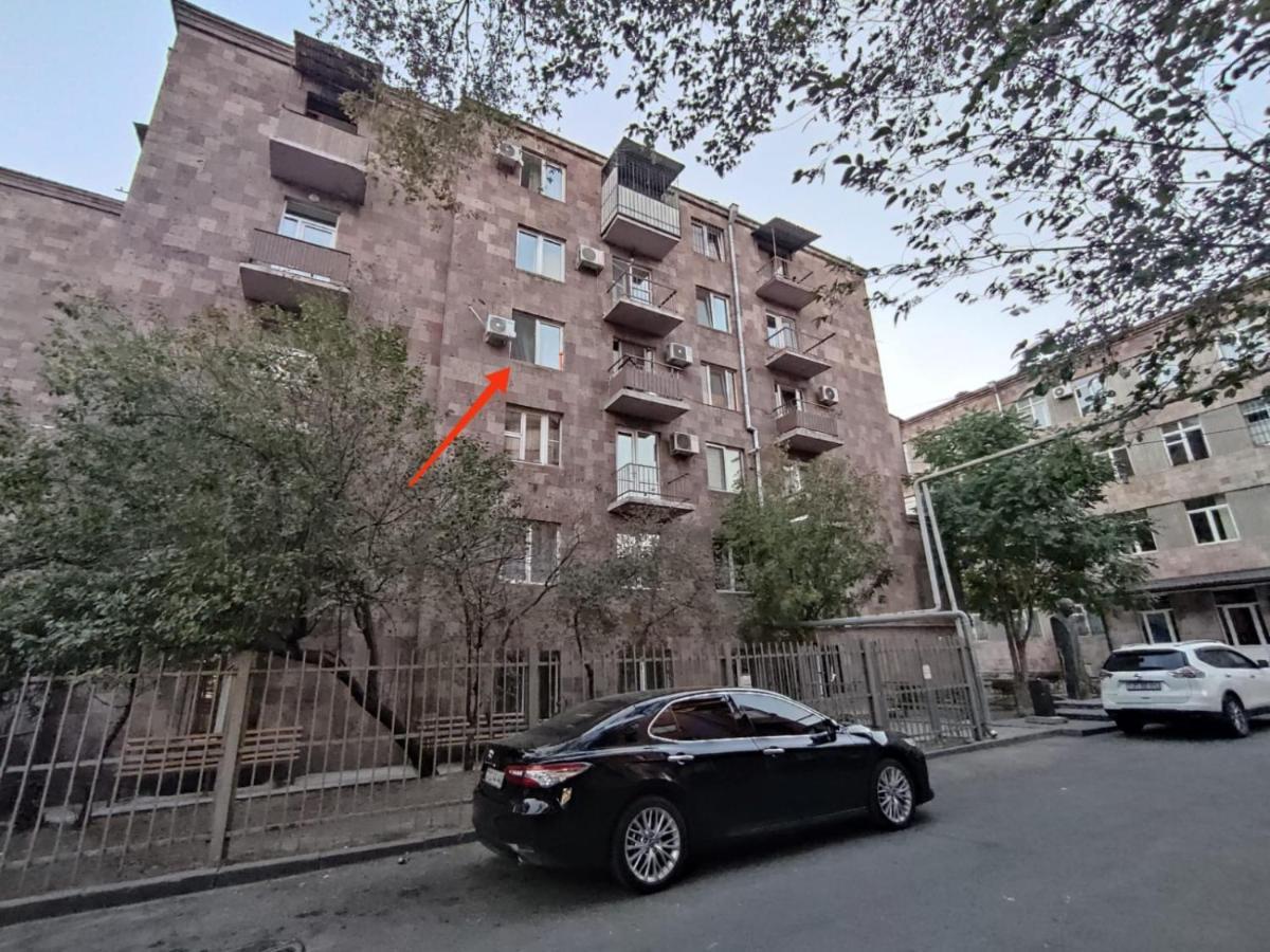 Renovated 1 Bedroom With King Size Bed In Kentron Ereván Exterior foto