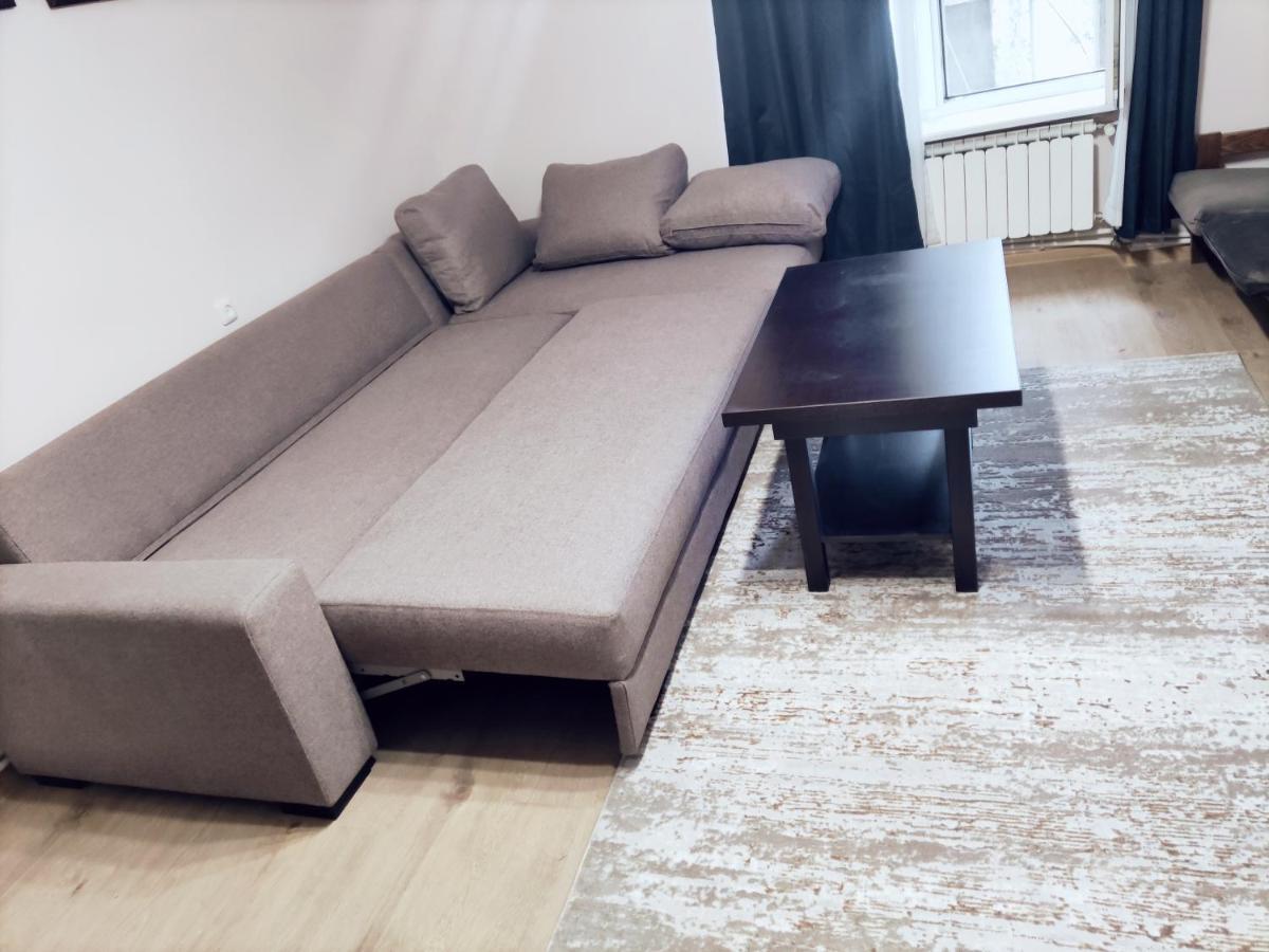 Renovated 1 Bedroom With King Size Bed In Kentron Ereván Exterior foto