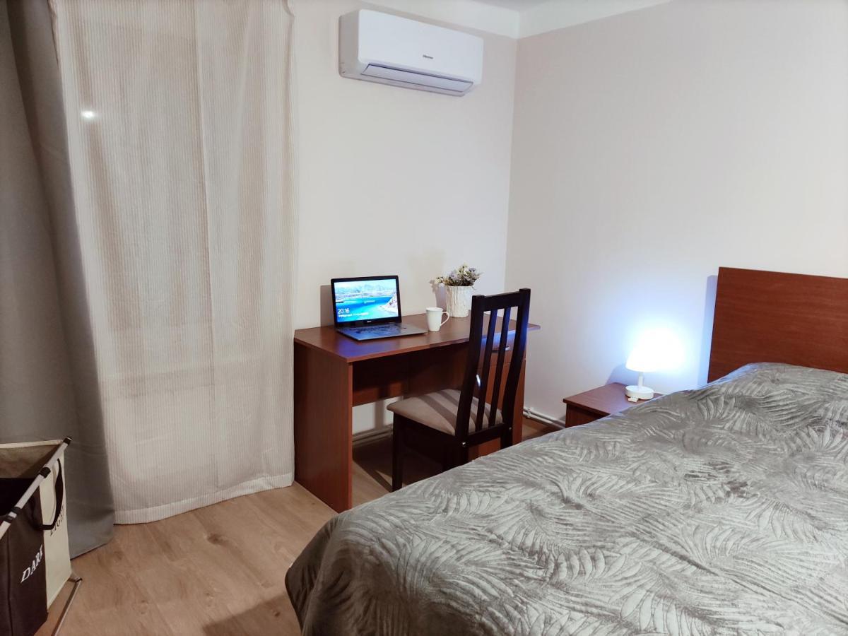 Renovated 1 Bedroom With King Size Bed In Kentron Ereván Exterior foto
