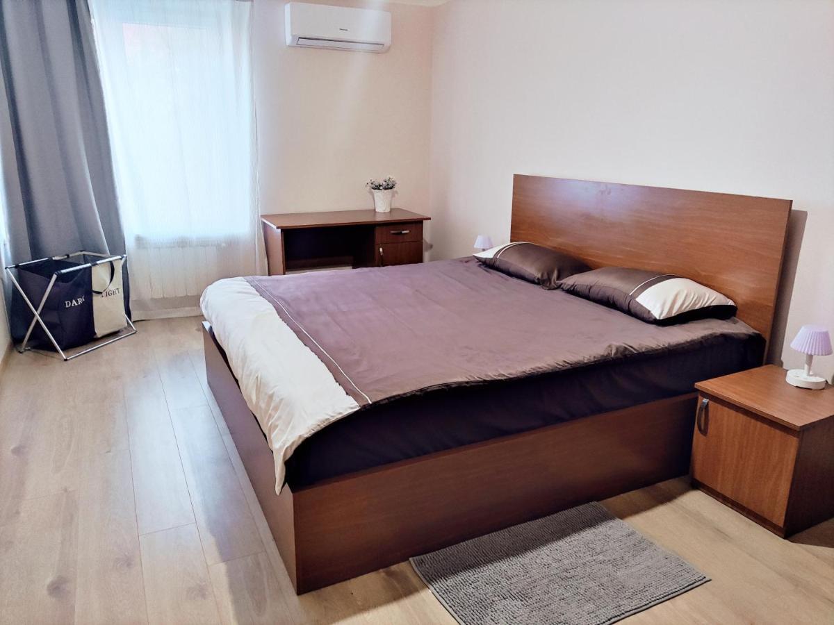 Renovated 1 Bedroom With King Size Bed In Kentron Ereván Exterior foto